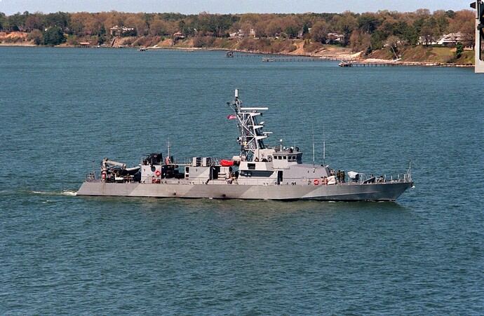 USS_Firebolt_(PC-10)_2