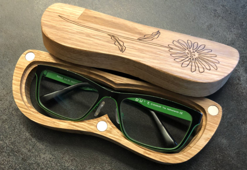 Case for glasses made of wood